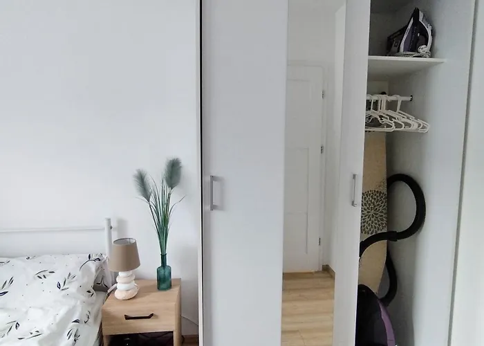 White & Blue Apartament *